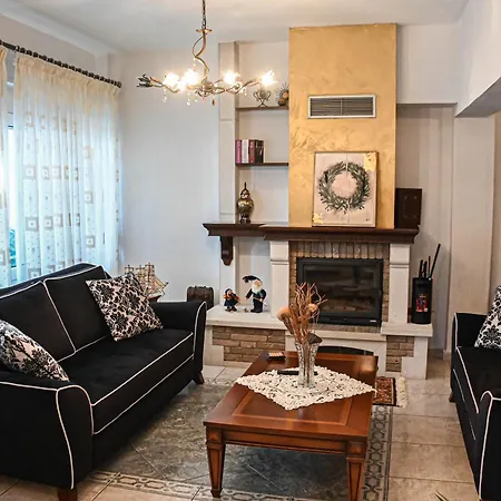 Soula's Traditional House Apartment